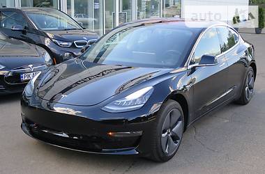 Седан Tesla Model 3 2018 в Киеве