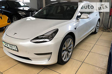 Лифтбек Tesla Model 3 2019 в Киеве