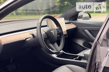 Седан Tesla Model 3 2018 в Киеве