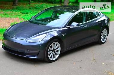 Седан Tesla Model 3 2018 в Киеве