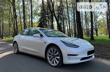 Седан Tesla Model 3 2018 в Киеве