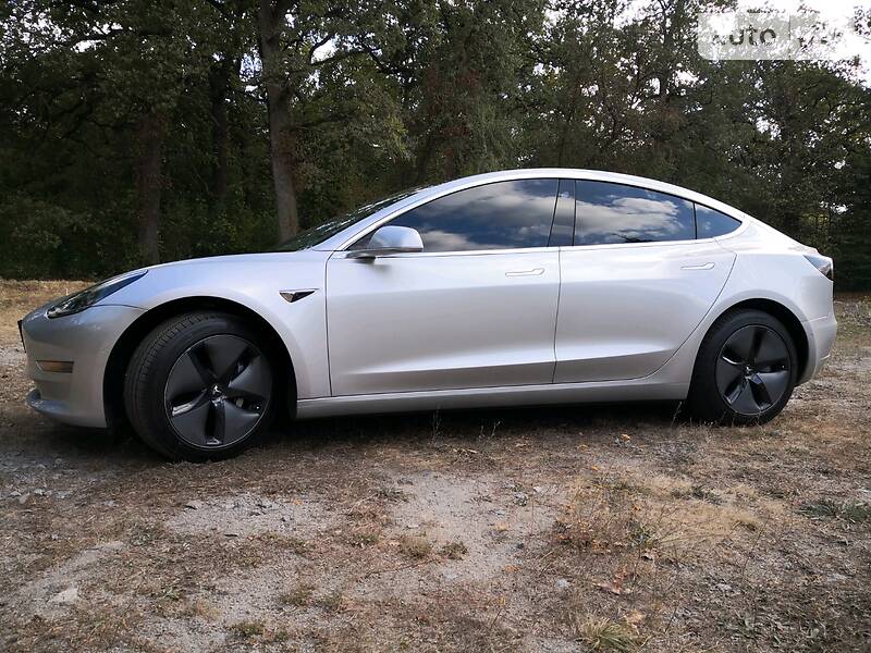 Седан Tesla Model 3 2018 в Білій Церкві