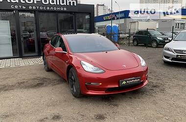 Седан Tesla Model 3 2019 в 