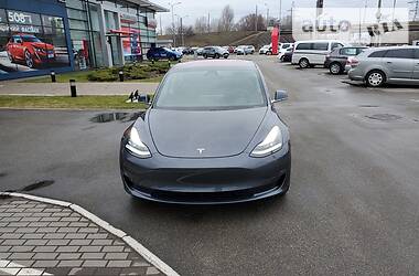 Хэтчбек Tesla Model 3 2019 в Киеве