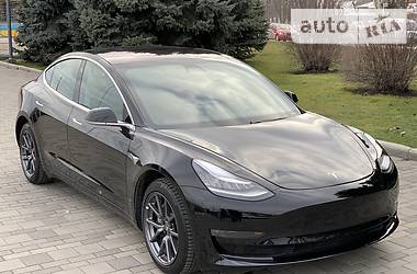 Седан Tesla Model 3 2018 в Днепре