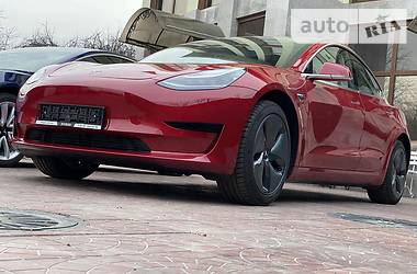 Седан Tesla Model 3 2019 в Киеве