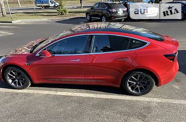 Седан Tesla Model 3 2018 в Виннице