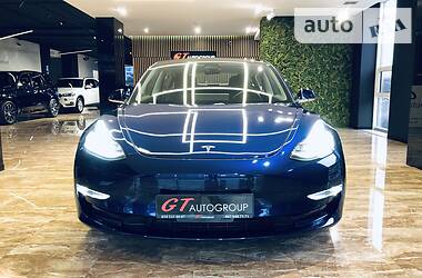 Седан Tesla Model 3 2018 в 