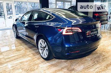 Седан Tesla Model 3 2018 в 