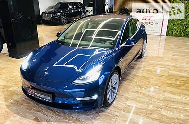 Седан Tesla Model 3 2018 в 