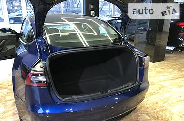 Седан Tesla Model 3 2018 в 