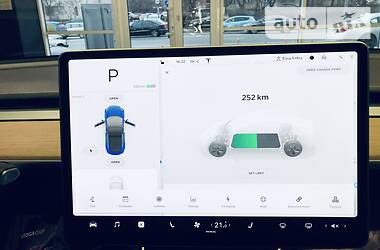 Седан Tesla Model 3 2018 в 