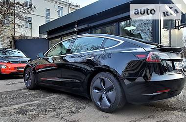 Седан Tesla Model 3 2018 в 
