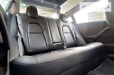 Седан Tesla Model 3 2018 в 