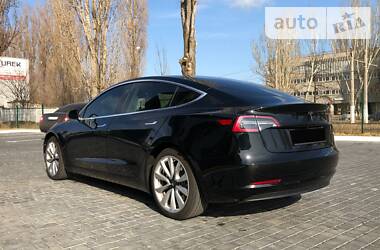 Седан Tesla Model 3 2018 в 