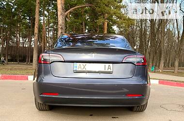 Седан Tesla Model 3 2018 в 