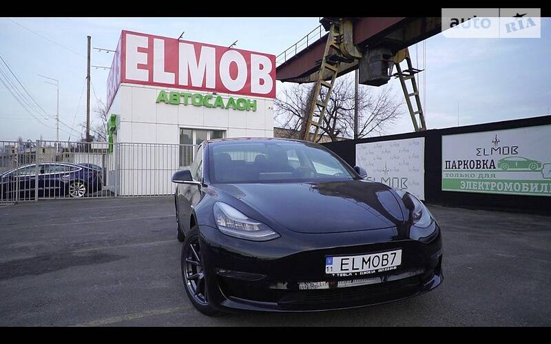 Седан Tesla Model 3 2018 в Києві