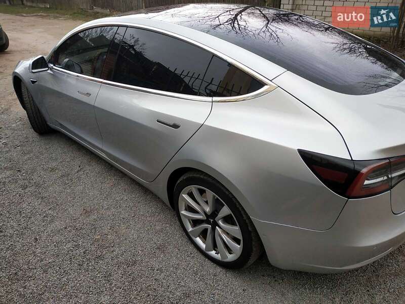 Седан Tesla Model 3 2018 в Житомире