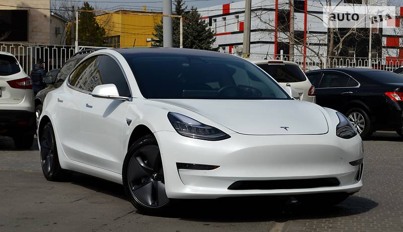 Седан Tesla Model 3 2019 в Одесі