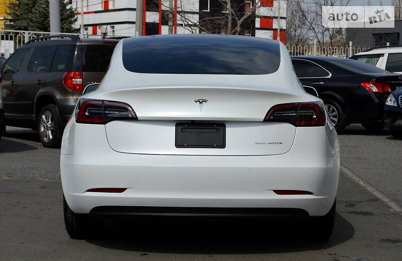 Седан Tesla Model 3 2019 в Одесі