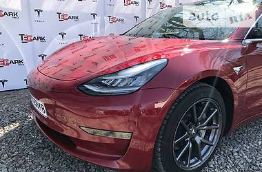 Седан Tesla Model 3 2018 в Киеве