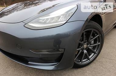 Седан Tesla Model 3 2018 в 