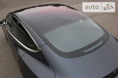 Седан Tesla Model 3 2018 в 