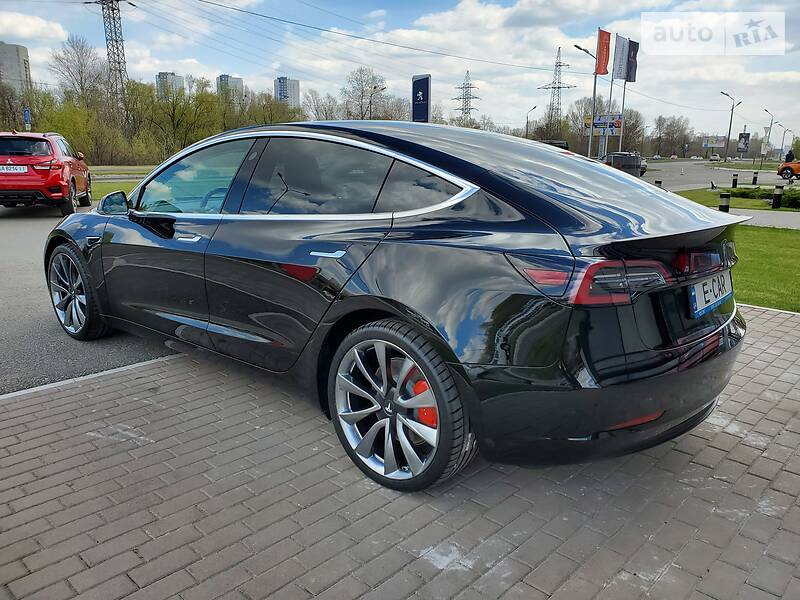 Седан Tesla Model 3 2019 в Києві
