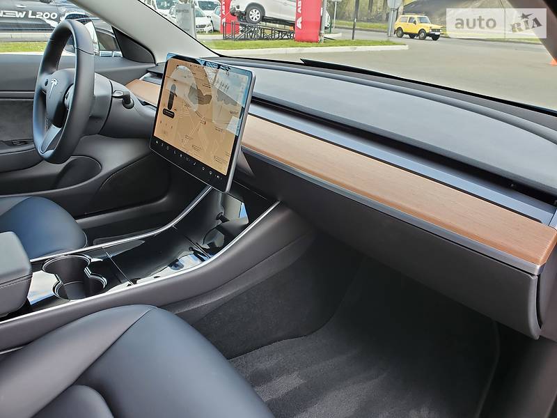 Седан Tesla Model 3 2019 в Києві