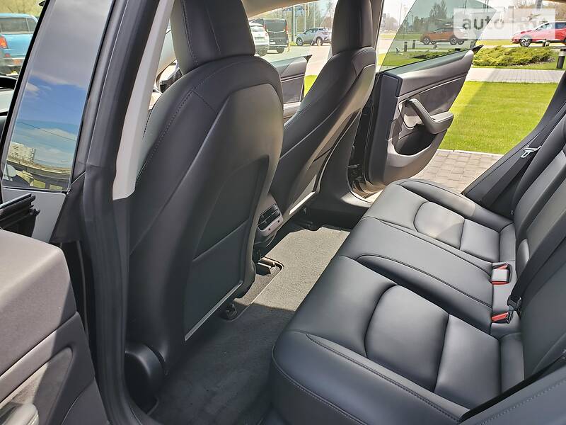 Седан Tesla Model 3 2019 в Києві