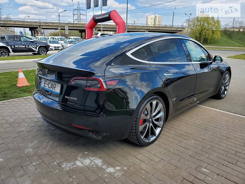 Седан Tesla Model 3 2019 в Києві