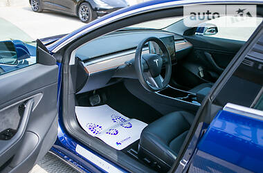 Седан Tesla Model 3 2018 в 