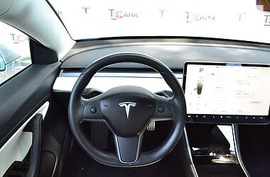 Ліфтбек Tesla Model 3 2018 в Києві