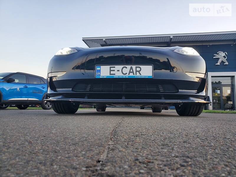 Седан Tesla Model 3 2019 в 