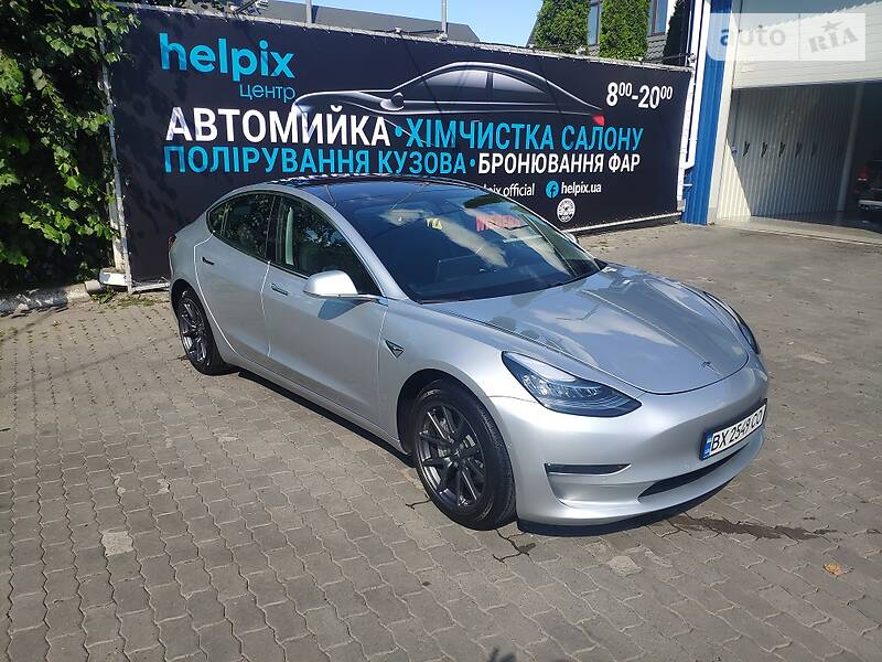 Седан Tesla Model 3 2018 в Киеве