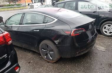 Седан Tesla Model 3 2019 в 