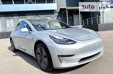 Седан Tesla Model 3 2019 в Киеве