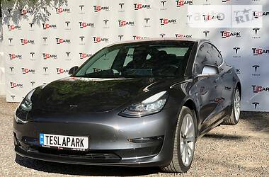 Седан Tesla Model 3 2018 в Киеве