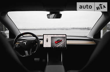 Седан Tesla Model 3 2018 в 