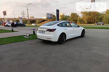 Седан Tesla Model 3 2019 в Киеве