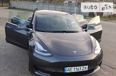 Седан Tesla Model 3 2018 в Днепре