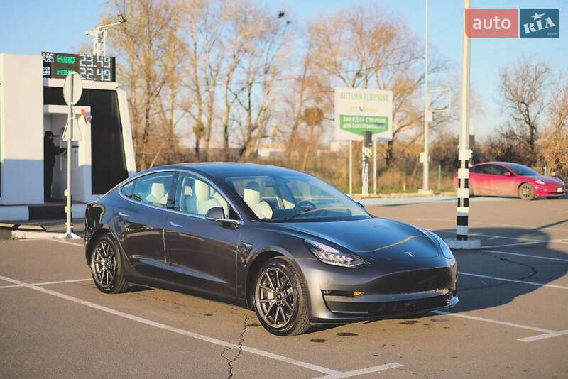 Седан Tesla Model 3 2018 в Киеве фото 12 Седан Tesla Model 3 2018 в Киеве