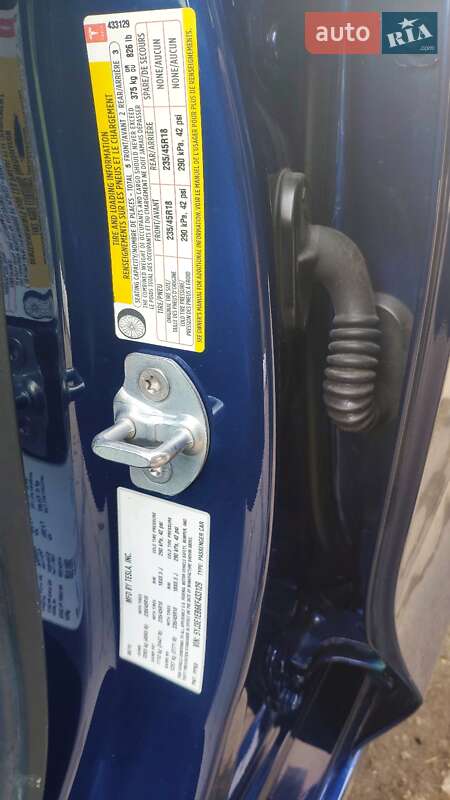 Седан Tesla Model 3 2019 в Одессе