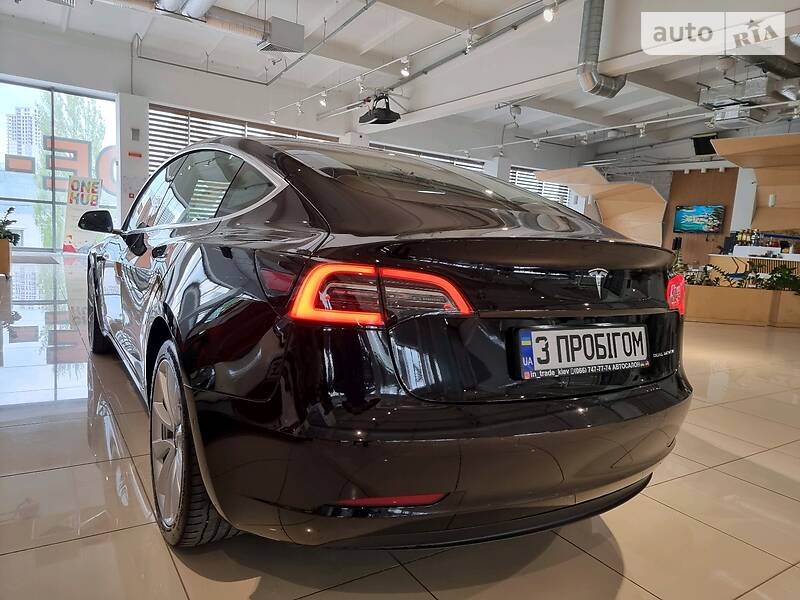 Седан Tesla Model 3 2019 в Киеве