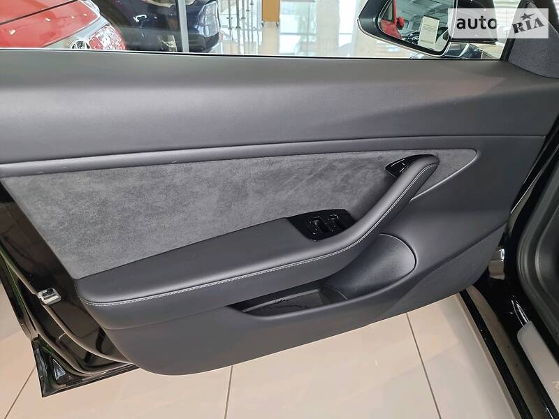 Седан Tesla Model 3 2019 в Киеве