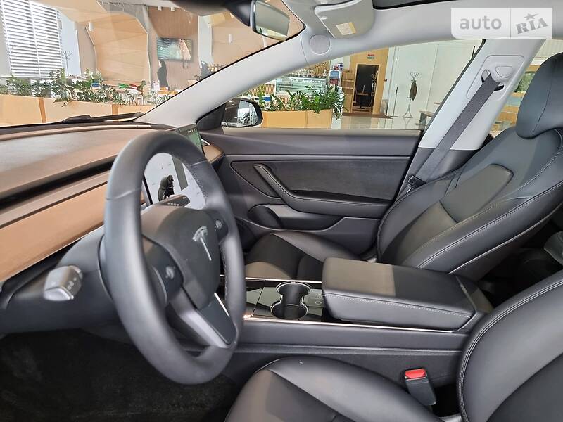 Седан Tesla Model 3 2019 в Киеве