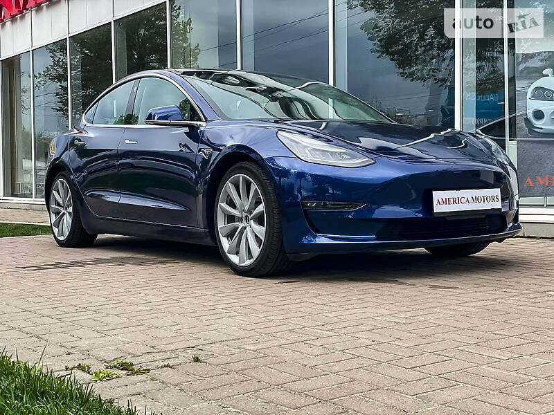 Седан Tesla Model 3 2018 в Киеве