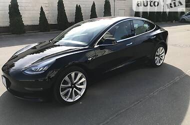 Седан Tesla Model 3 2018 в Черноморске