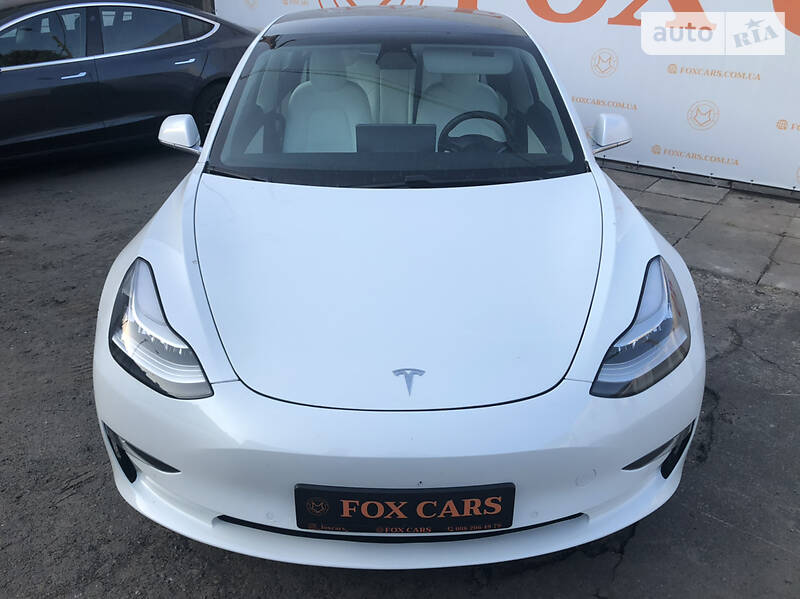 Седан Tesla Model 3 2019 в Києві