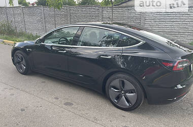 Седан Tesla Model 3 2019 в 